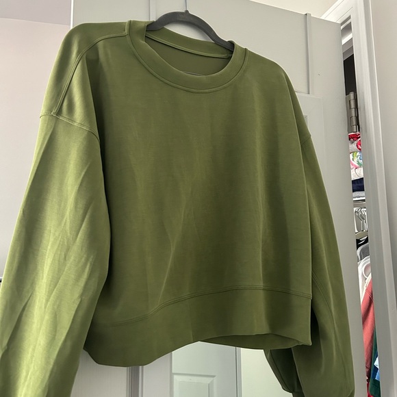 Lululemon cropped crewneck - Picture 2 of 3